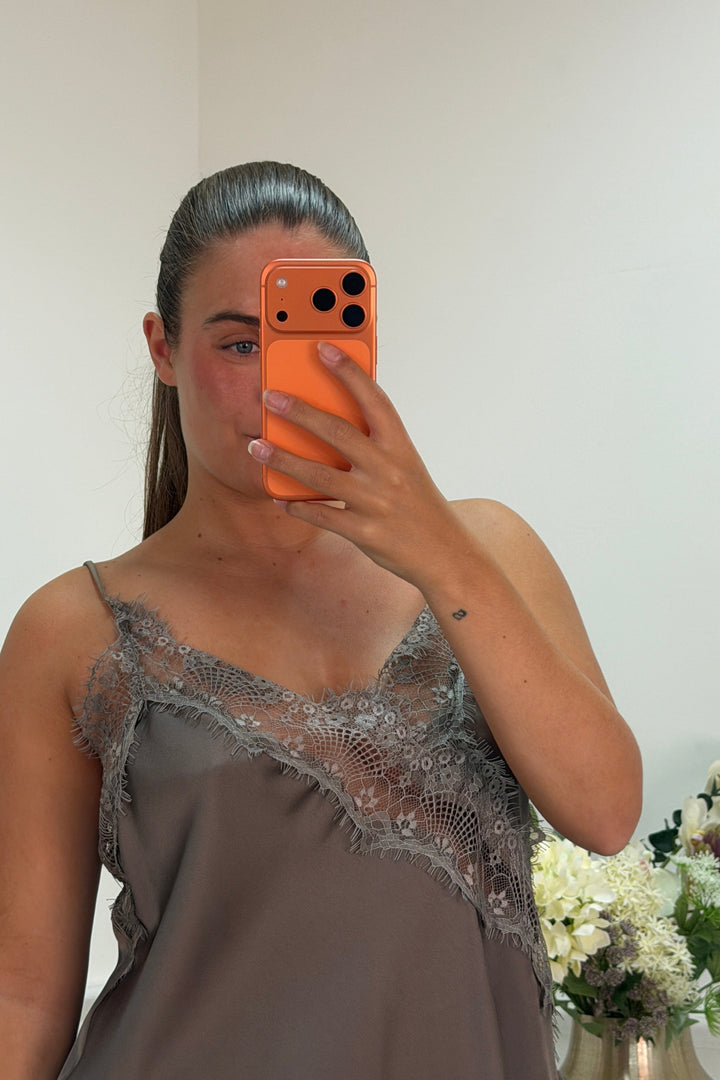 A-bee - Lenidress - Taupe Kjoler