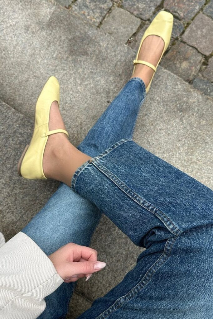 Copenhagen Shoes - All For Love CS8368 - 5544 - Sun Yellow Ballerinaer