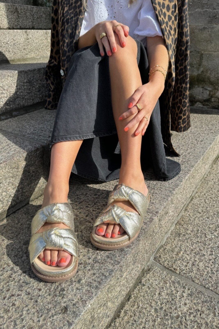 Copenhagen Shoes - Pool Party - 503 Gold/Beige Sandaler