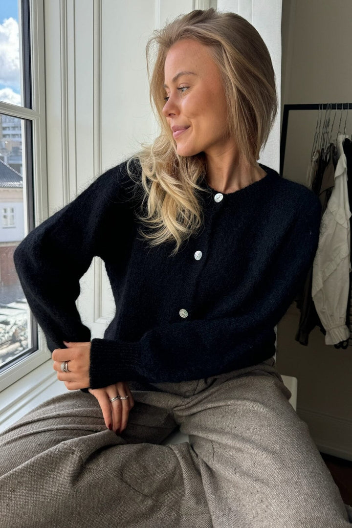 Forudbestilling - BYIC - Idaic Cardigan - black Black Cardigans