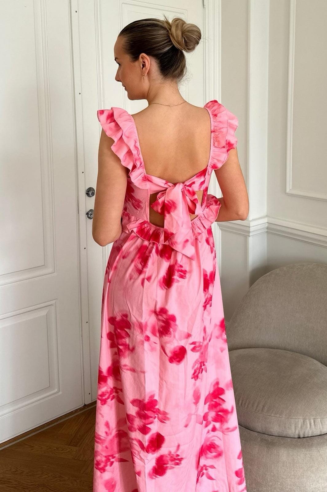 Forudbestilling - BYIC - Melbaic Dress - apfp Abstract Pink Flower Print Kjoler