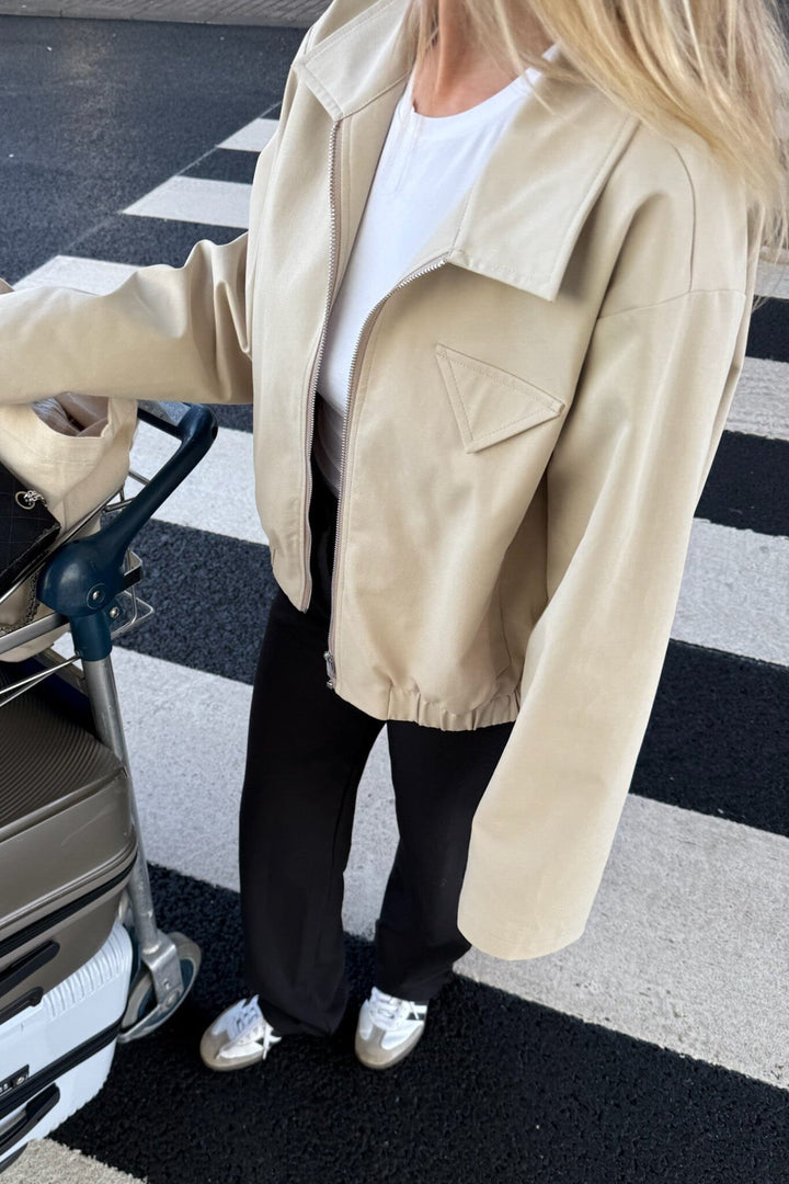 Forudbestilling - BYIC - Sarahic Short Jacket A23725 - Beige Jakker