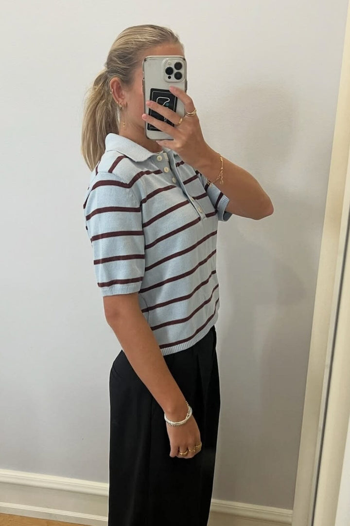 Forudbestilling - Modström - Malvamd Ss Stripe Polo 58746 - 11182 - Cashmere Blue Andorra Stripe Strikbluser