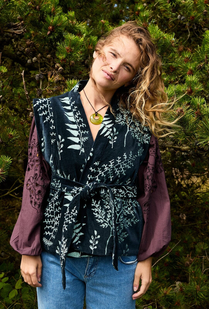 Forudbestilling - Sissel Edelbo - Elsa Vest SE 1385 - Black Iris Veste