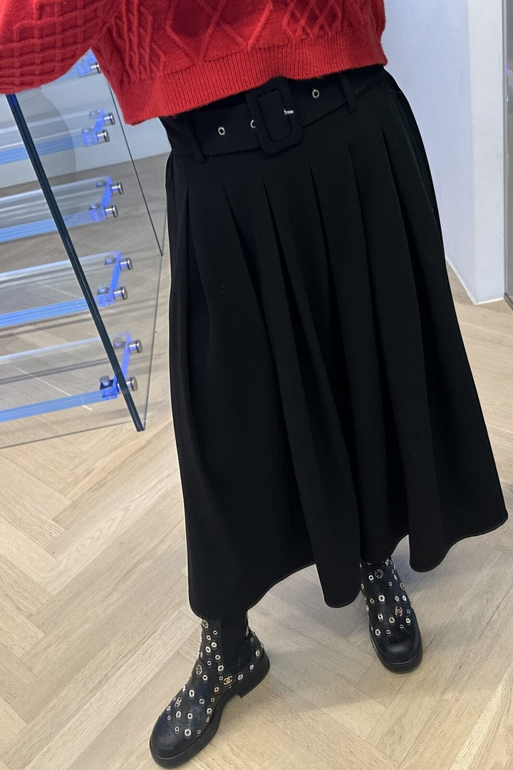 Forudbestilling - Valentin Studio - Pleated Skirt - Black Nederdele