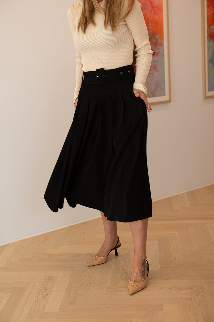 Forudbestilling - Valentin Studio - Pleated Skirt - Black Nederdele