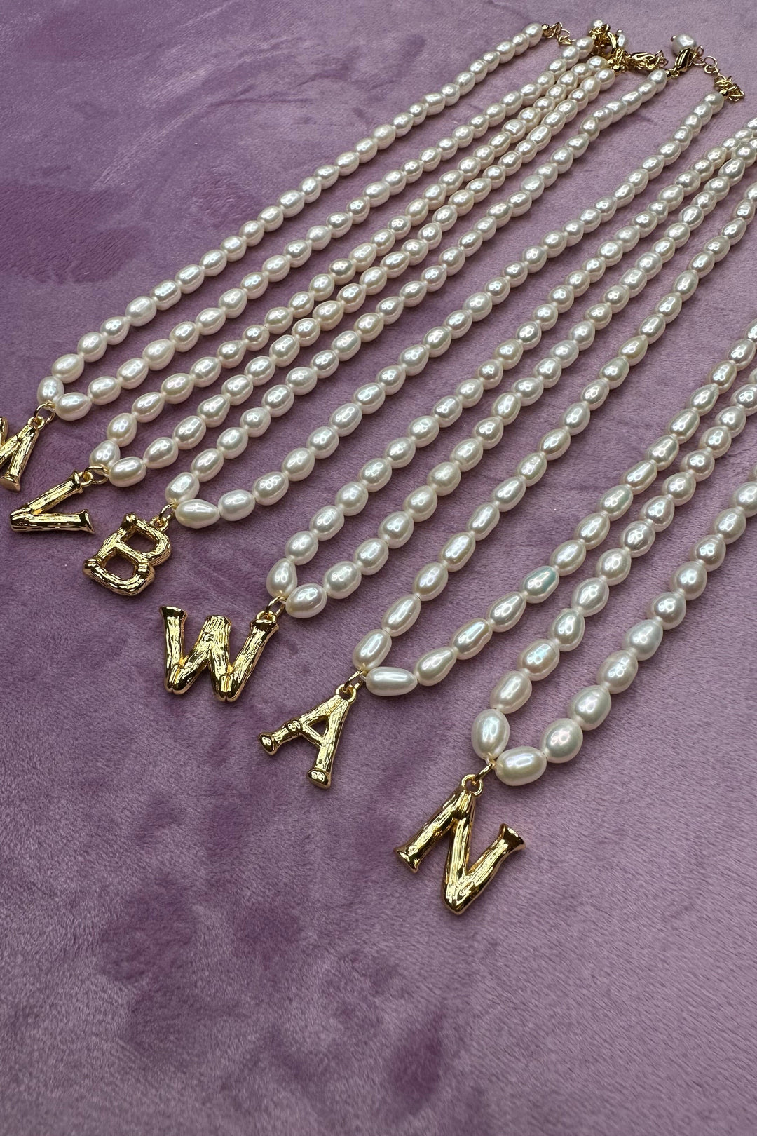 Mellow Moon - Lilli Letter Necklace - Pearl Halskæder