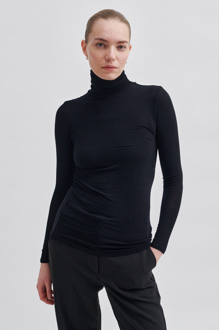 Second Female - Matima T-Neck Tee 55201 - 8001 Black T-shirts