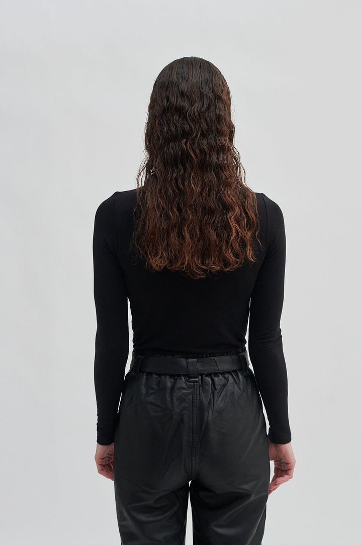 Second Female - Matima T-Neck Tee 55201 - 8001 Black T-shirts