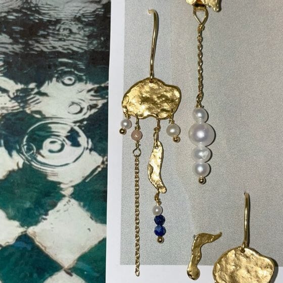 Stine A - Long Gold Splash Earring – Chain & Color Pop - 1309-02-S Øreringe 