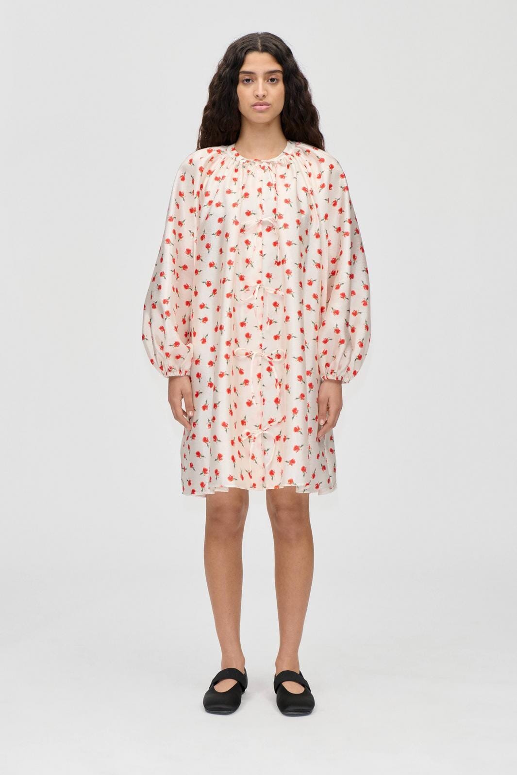 Stine Goya - 2067 Flat Textured Poly, Voluminous Bow Dresssg-ps26-d150-2067 - Ditzy Petunia Kjoler