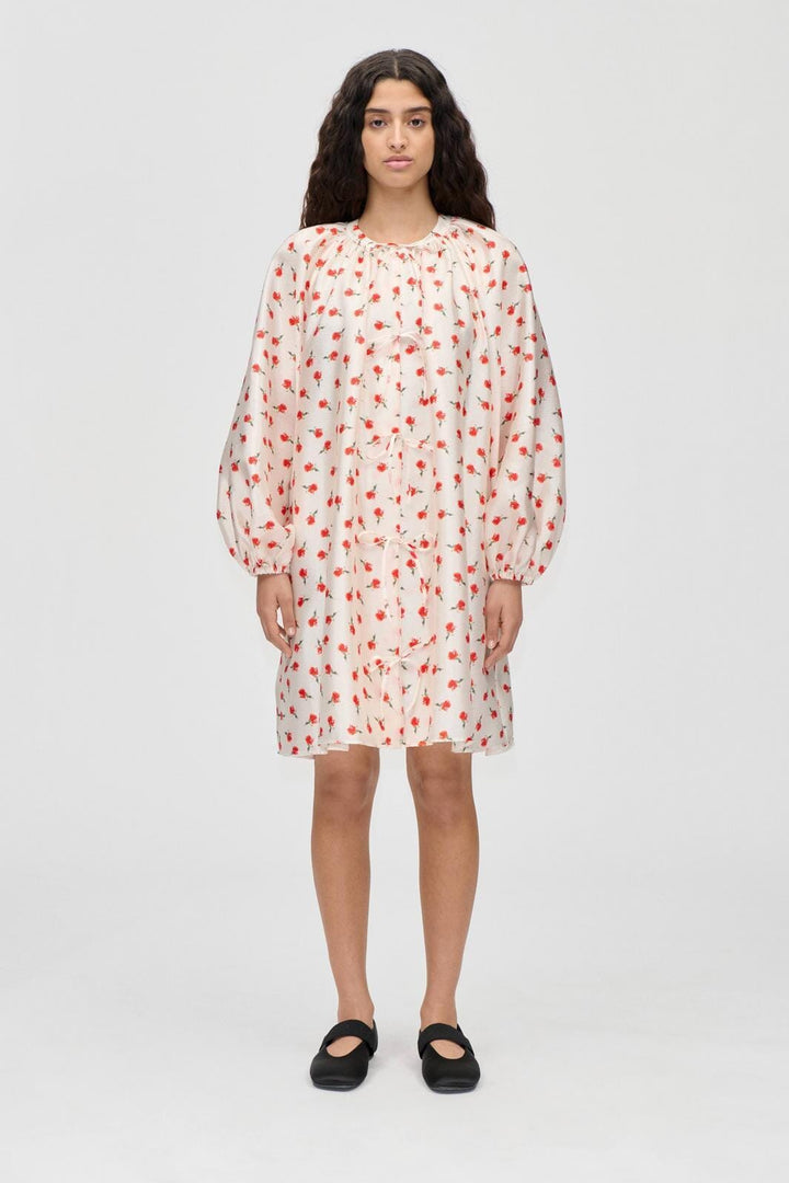 Stine Goya - 2067 Flat Textured Poly, Voluminous Bow Dresssg-ps26-d150-2067 - Ditzy Petunia Kjoler