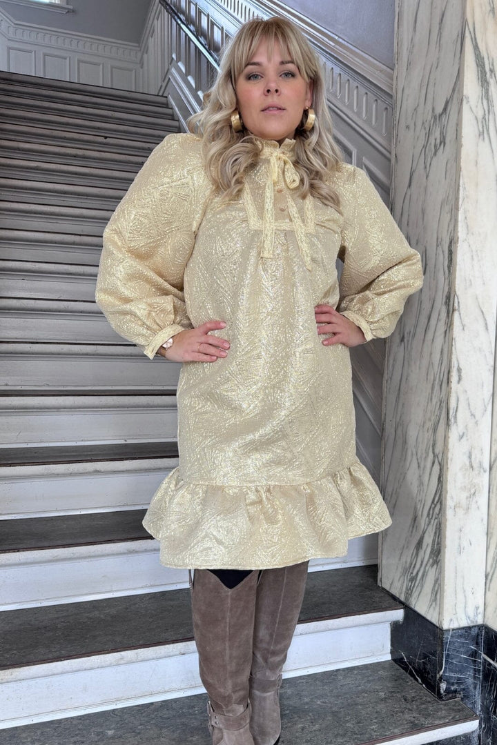 Stories From The Atelier By Copenhagen Shoes - Thinking Dress - 0051 Gold Kjoler