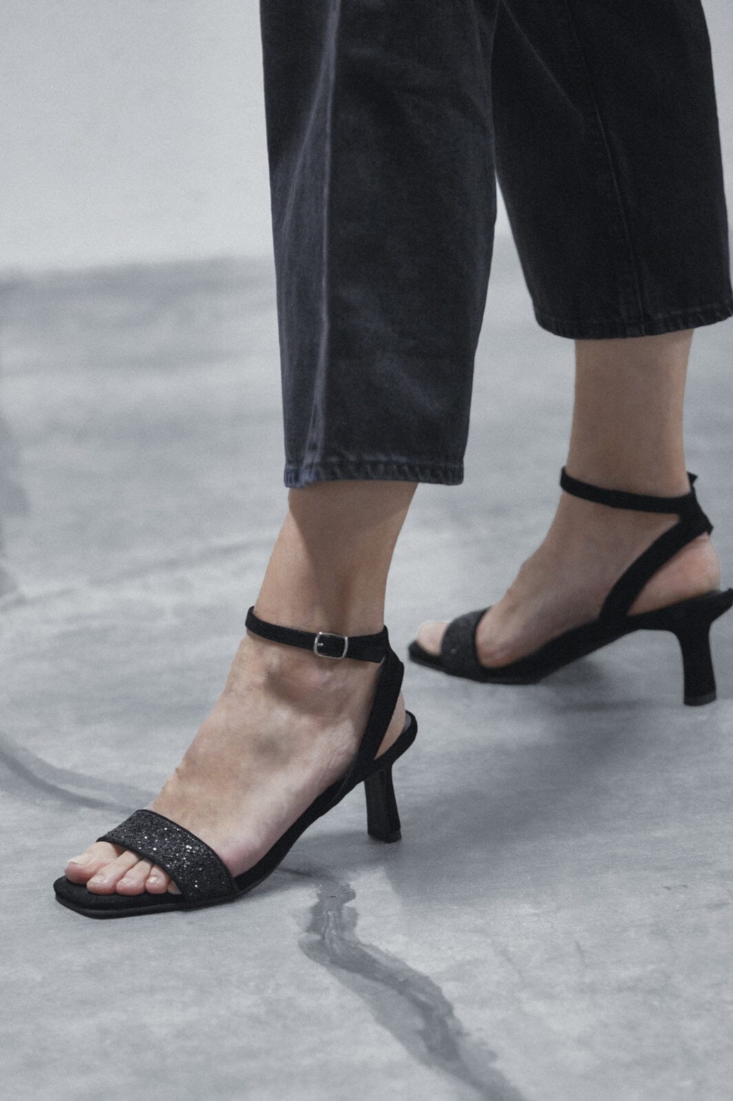 Angulus - Sandals- Block heels - 2486/1163 Black Glitter/Black Stiletter 