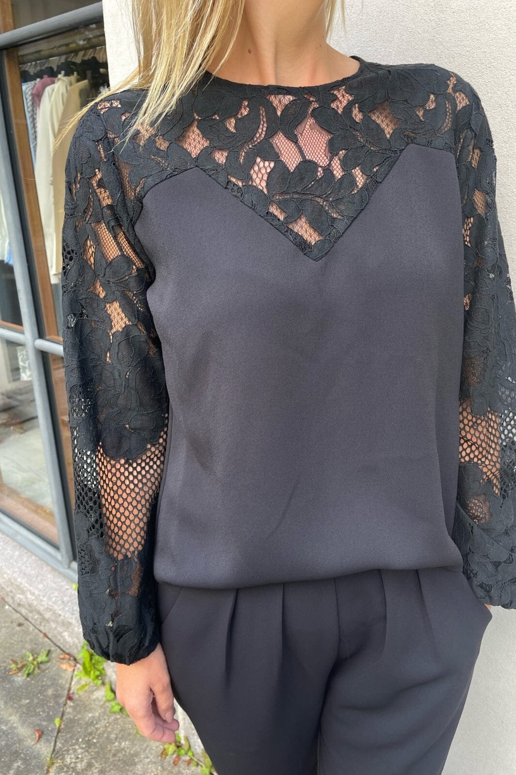 Forudbestilling - Neo Noir - Antonia Crepe Jumpsuit - Black Buksedragter