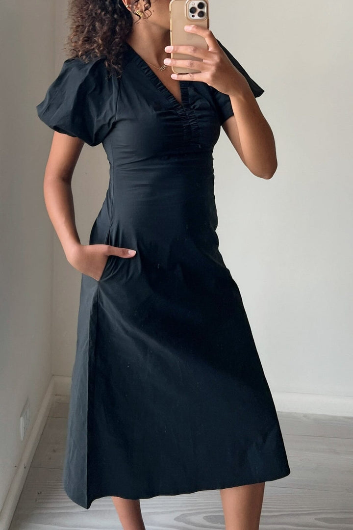 Forudbestilling - Neo Noir - Illana Poplin Dress - Black Kjoler