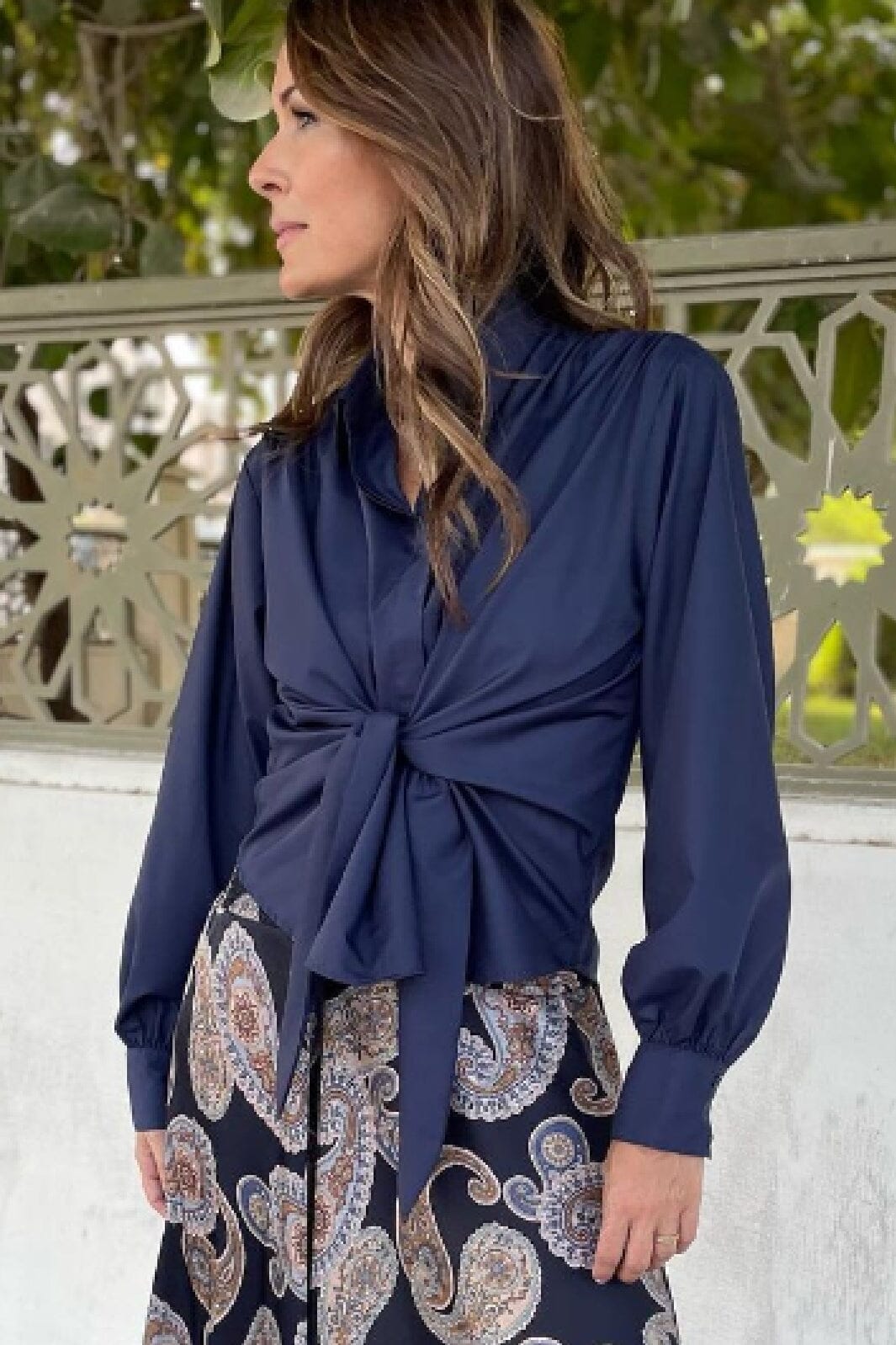 Karmamia - Lee Shirt - Navy Blue Cotton | Bindedetalje
