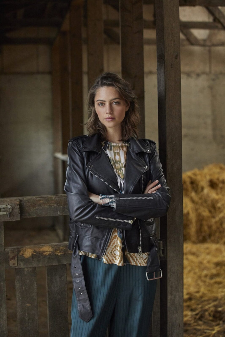 Love & Divine - Love1030 - 000 Black Jakker