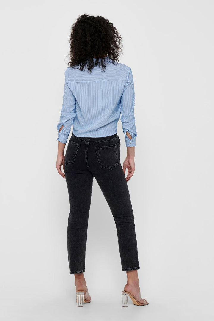 Only - Onllecey Ls Knot Shirt - 3269493 Cloud Dancer Medium Blue Skjorter