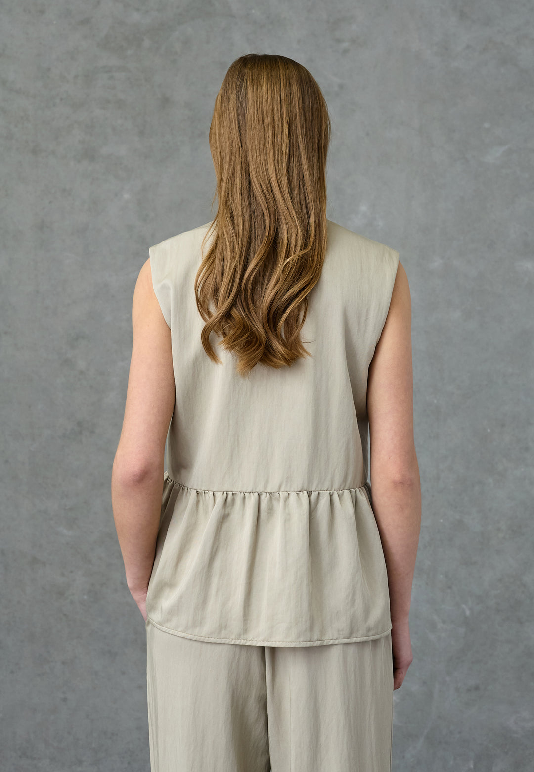 Love & Divine - Love1478 19518 - 206 - Sandstone