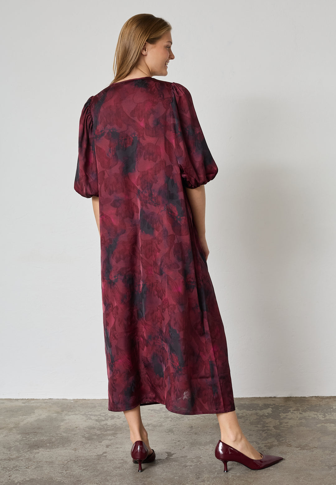 Sisters Point - Ventia-V.Dr6 19520 - 801 - Bordeaux Blurred