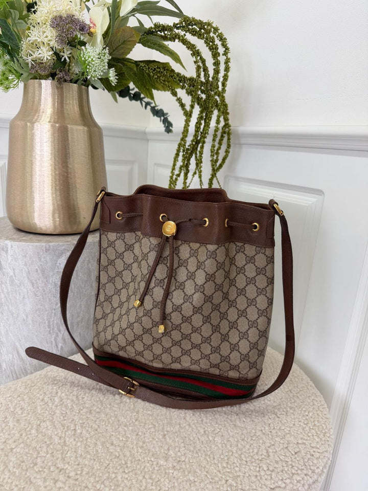 Preloved Vintageline X Molly&My  - Vintage Gucci Gg Supreme Bucket Bag 3396    -  Web Stripe