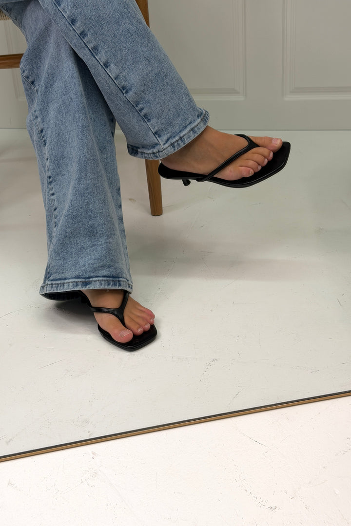 Bloom - Yarrow Stiletto - Black