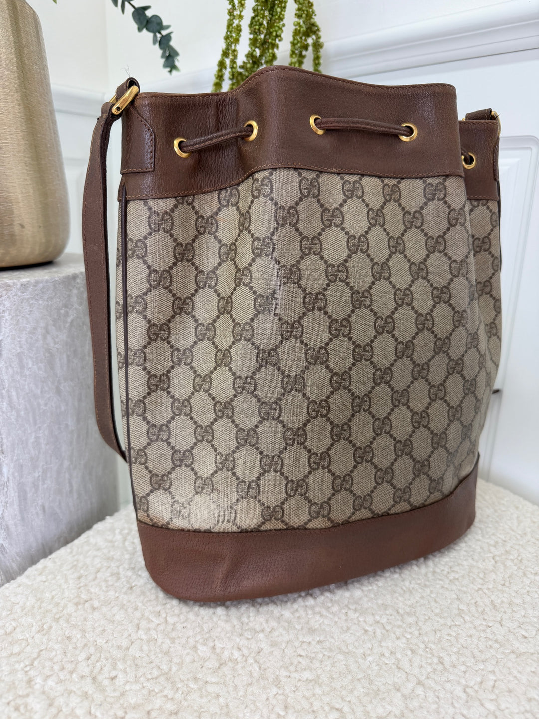 Preloved Vintageline X Molly&My  - Vintage Gucci Gg Supreme Bucket Bag 3396    -  Web Stripe