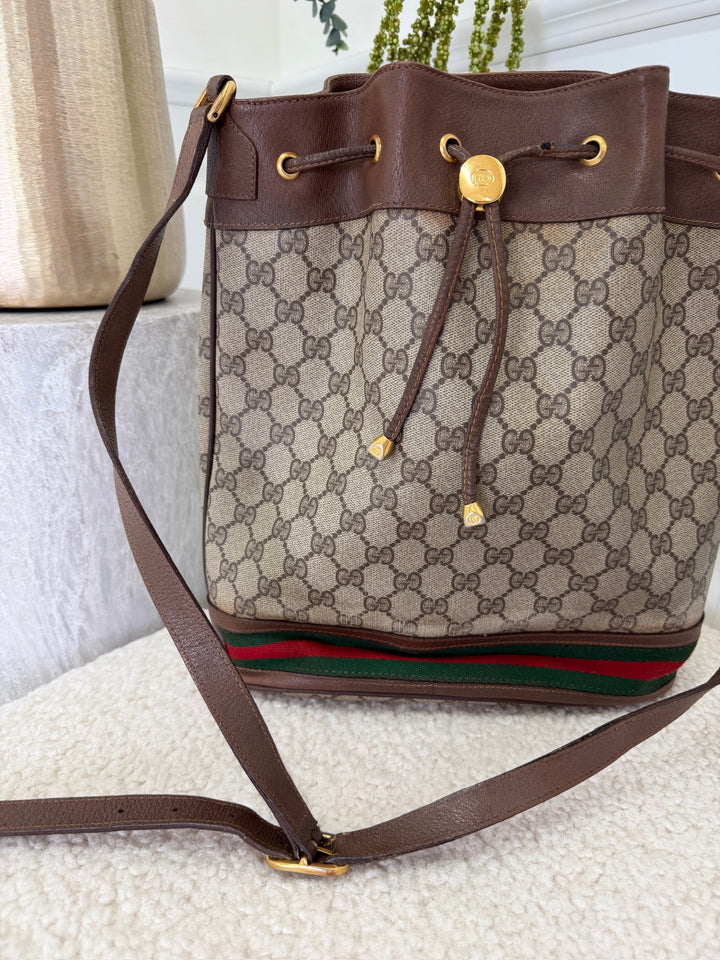 Preloved Vintageline X Molly&My  - Vintage Gucci Gg Supreme Bucket Bag 3396    -  Web Stripe