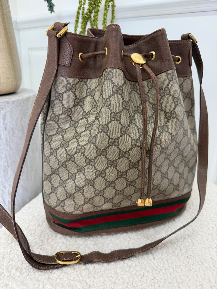 Preloved Vintageline X Molly&My  - Vintage Gucci Gg Supreme Bucket Bag 3395    -  Web Stripe