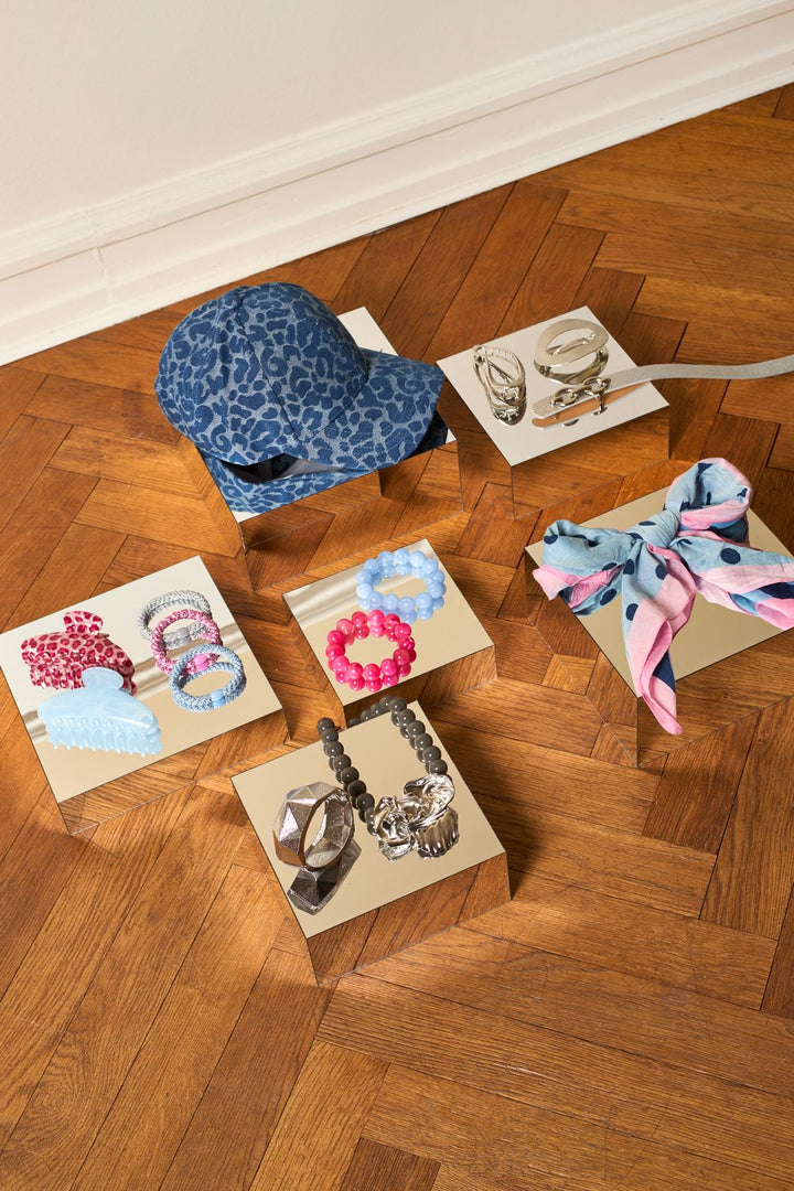 Black Colour - Bccastelli Flower Necklace 4519 - Asphalt / Silver Coloured