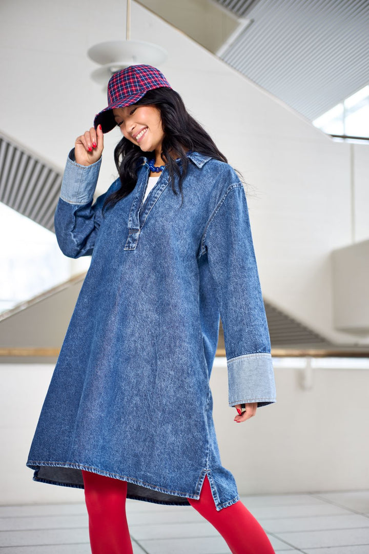 Black Colour - Bcfiona Chequered Cap 8035 - Navy Red