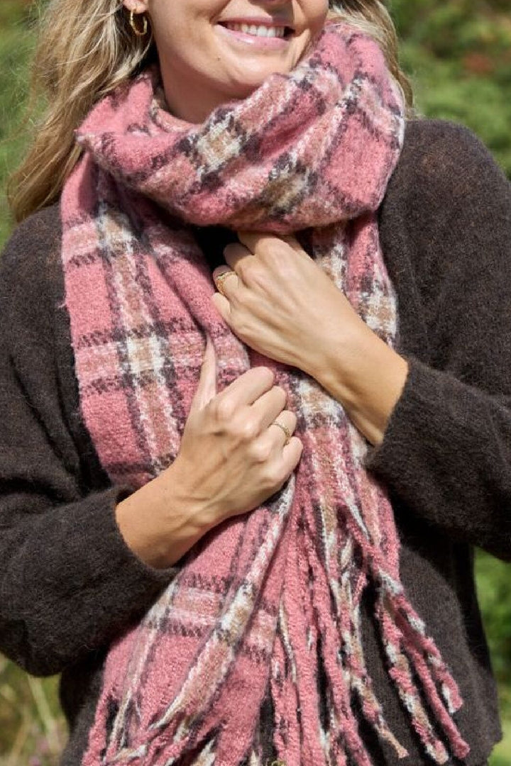 Black Colour - Bcpauline Chekered Winter Scarf 208411 - Winter Rose Tørklæder 