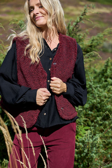 Black Colour  Bjoerk knittet v-neck vest coffee