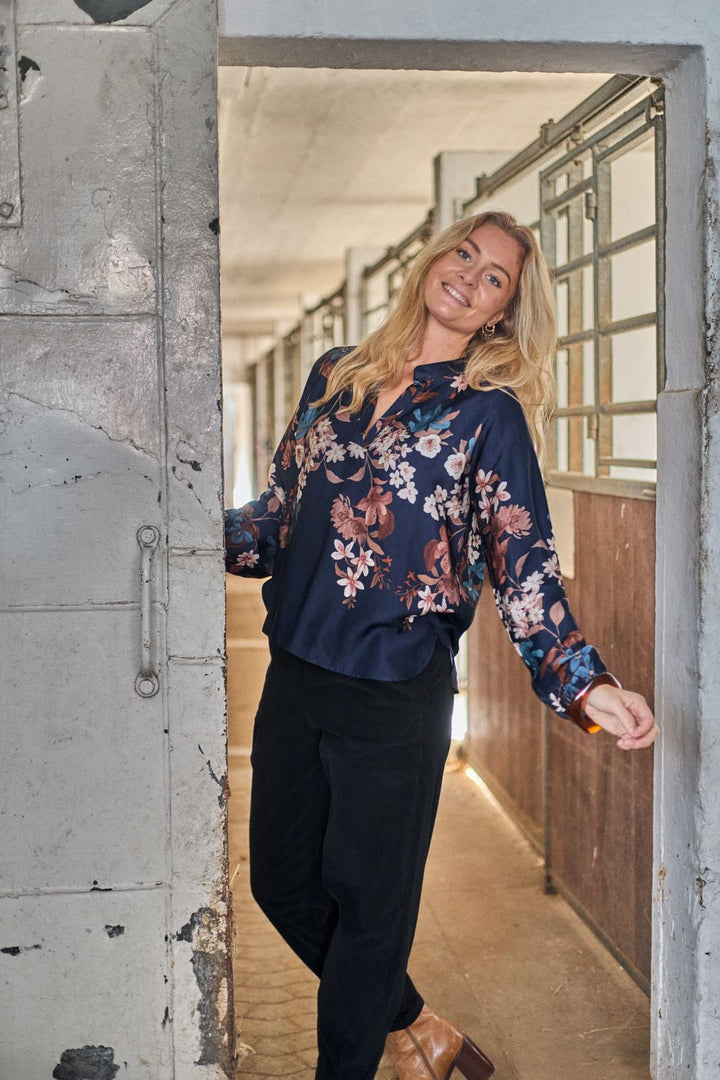 Black Colour - Bczendaya Ls Blouse 41028 - Navy Flower
