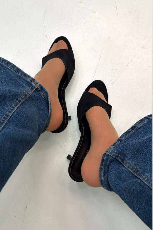 Bloom - Astrantia Stiletto - Black Stiletter 