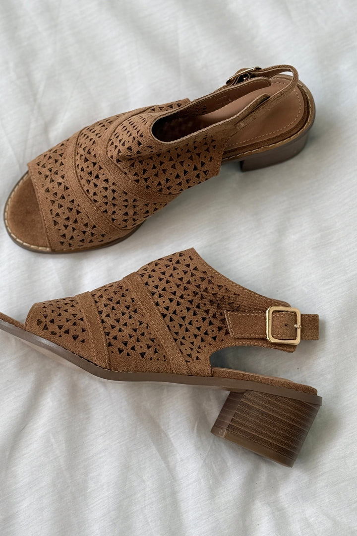 Bloom - Rina Sandaler - Camel Sandaler 