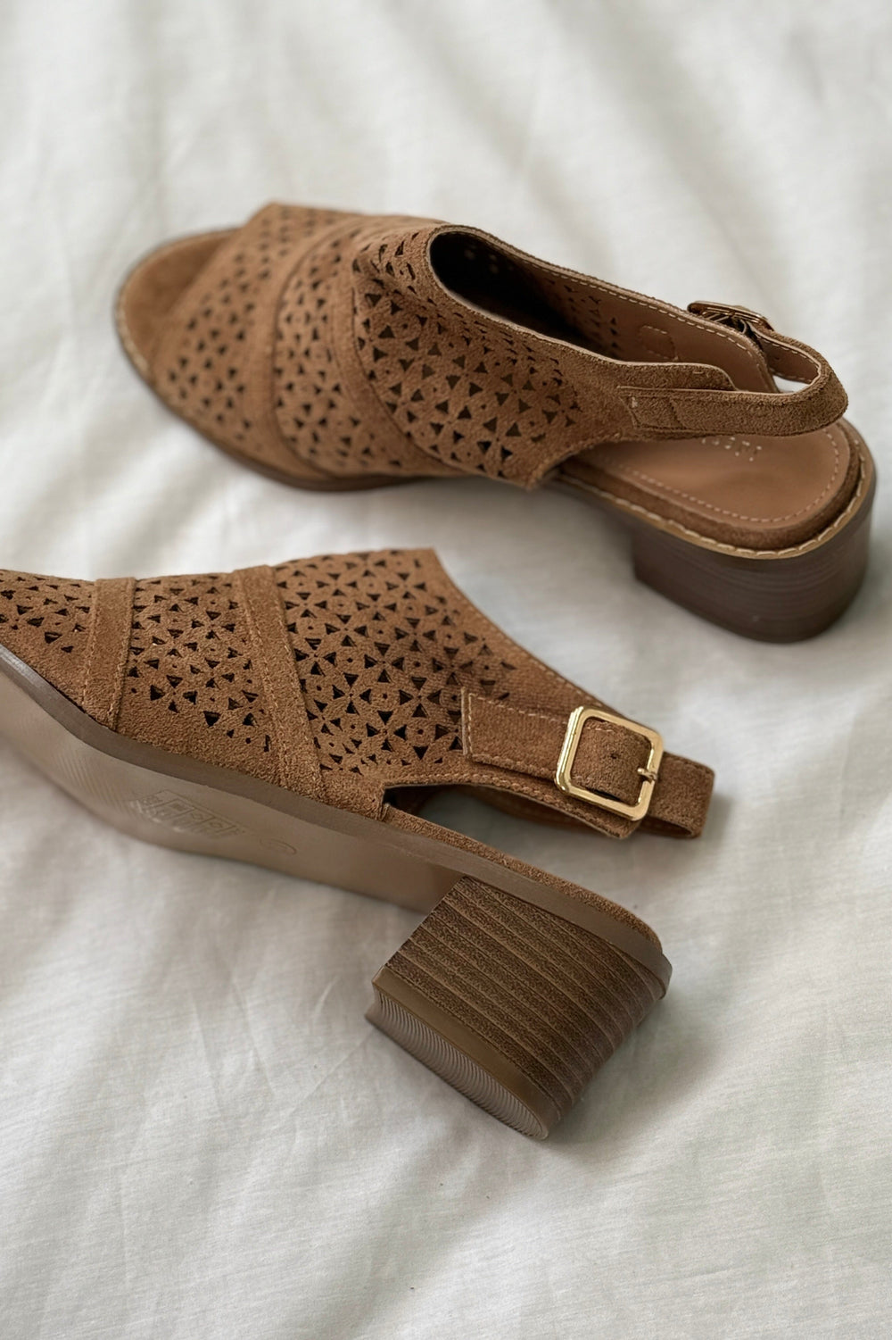 Bloom - Rina Sandaler - Camel Sandaler 
