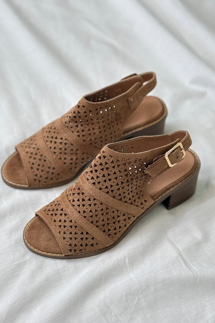 Bloom - Rina Sandaler - Camel Sandaler 