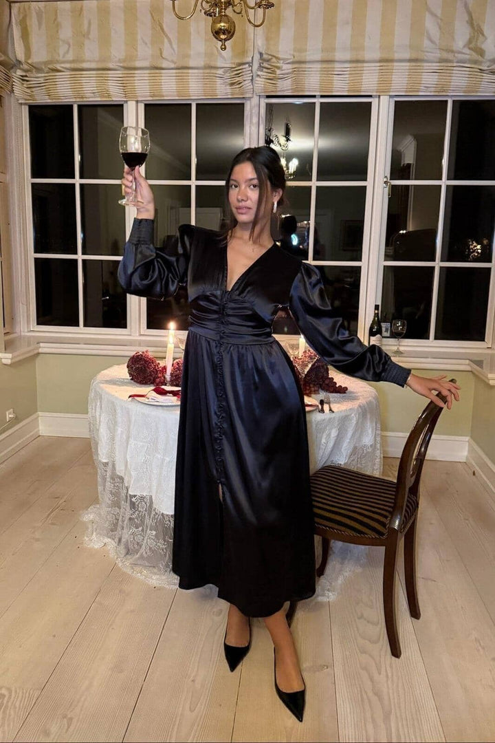 BYIC - Adelic Long Dress A2327 - Black Satin Kjoler 