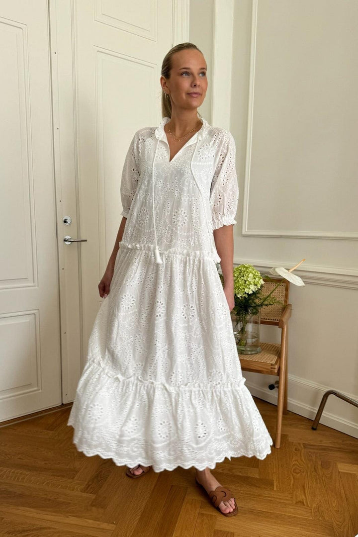BYIC - Sonjaic Long Dress - we White Embroidery Kjoler 
