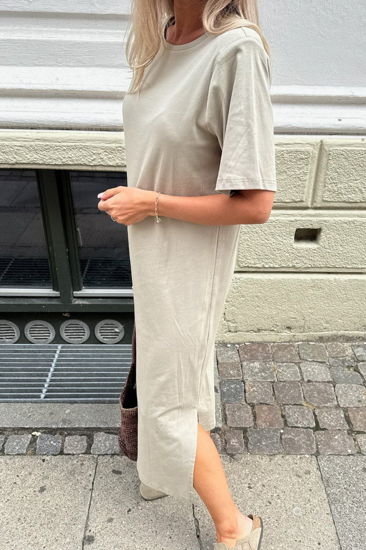 BYIC - Theaic Tshirt Dress A23942 - Khaki Kjoler 