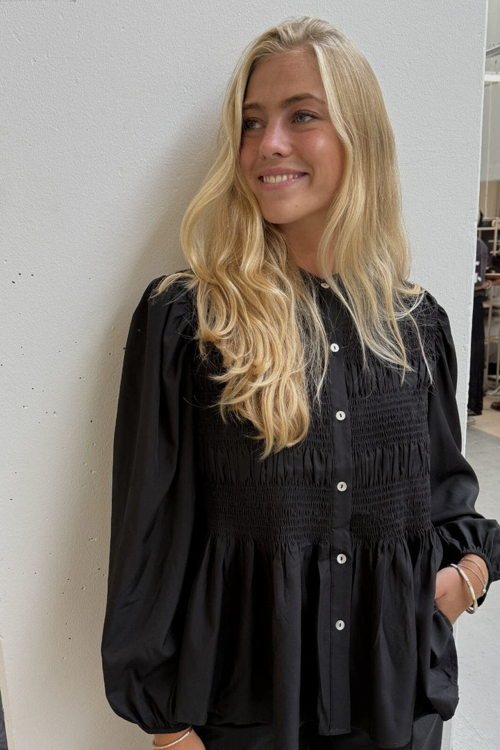 Continue - Chloe Smock 14987 - 01 - Black