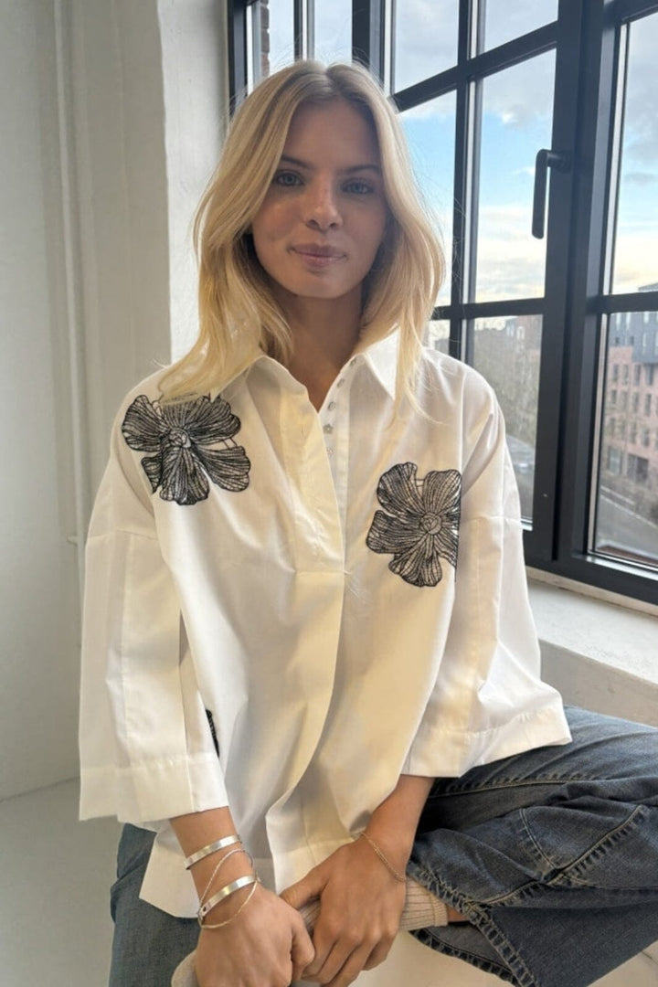 Continue - Klara Flower Emb 15130 - White