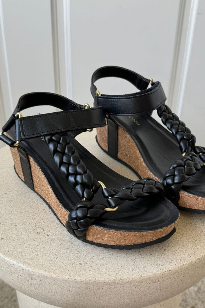 Copenhagen Shoes - Woven Lady - 0001 Black Sandaler 