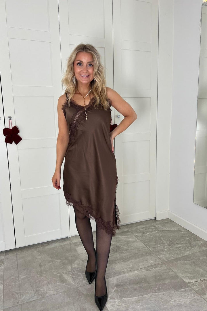 Dear Molly - Lace Midi Dress - Brown 