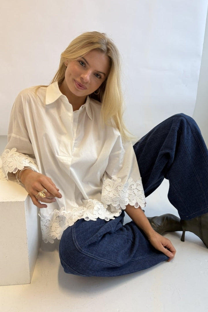 Continue - Klara Embroidery 15118 - 02 - White