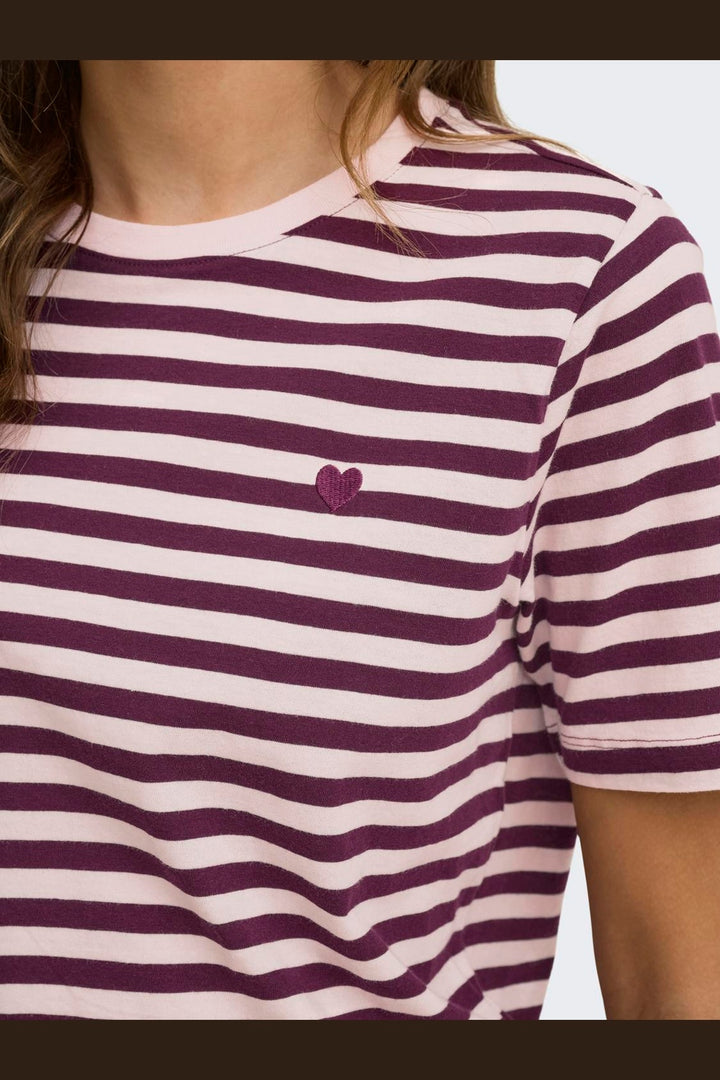 Only - Onlhappy S/S Emb Top - 5204485 Winetasting Pale Lilac (Uni) - Winetasting Emb Heart