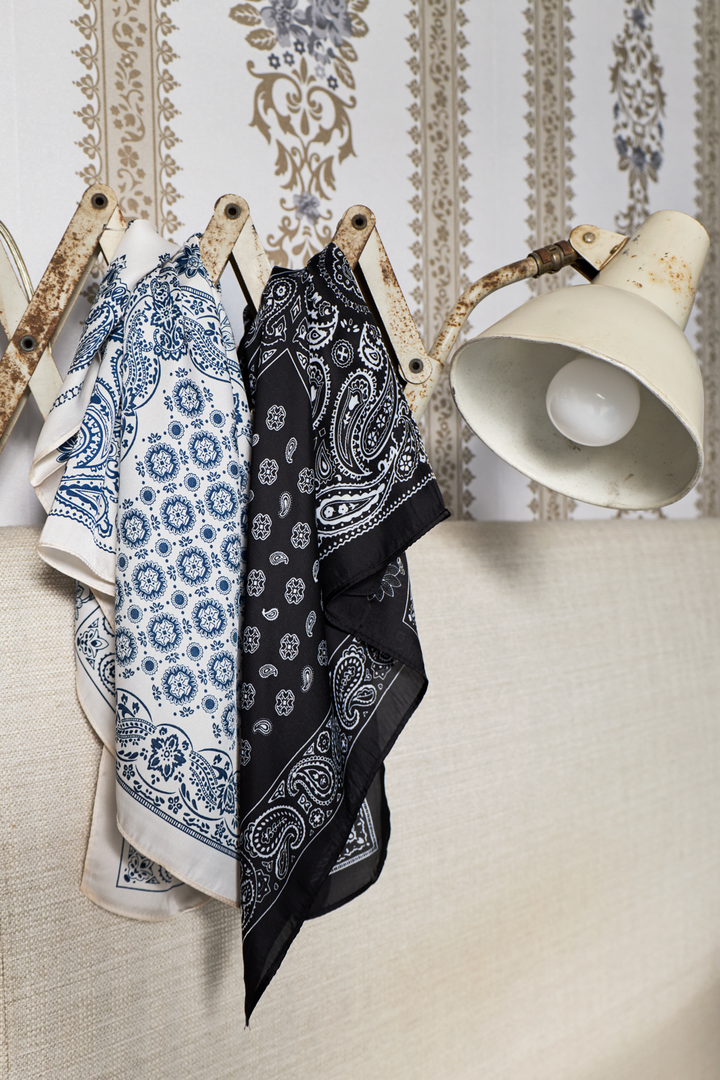 Black Colour - Bctrish Mini Scarf 3654 - Black