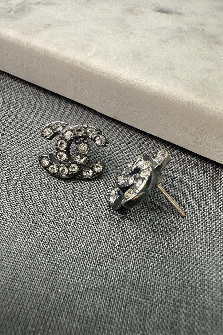 Preloved Vintageline x Molly&My - Vintage Chanel Ørestikkere - Oxideres Sølv & Zirkoner 